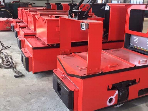 架線(xiàn)電機(jī)車(chē):工業(yè)綠色運(yùn)輸?shù)男聞?dòng)力